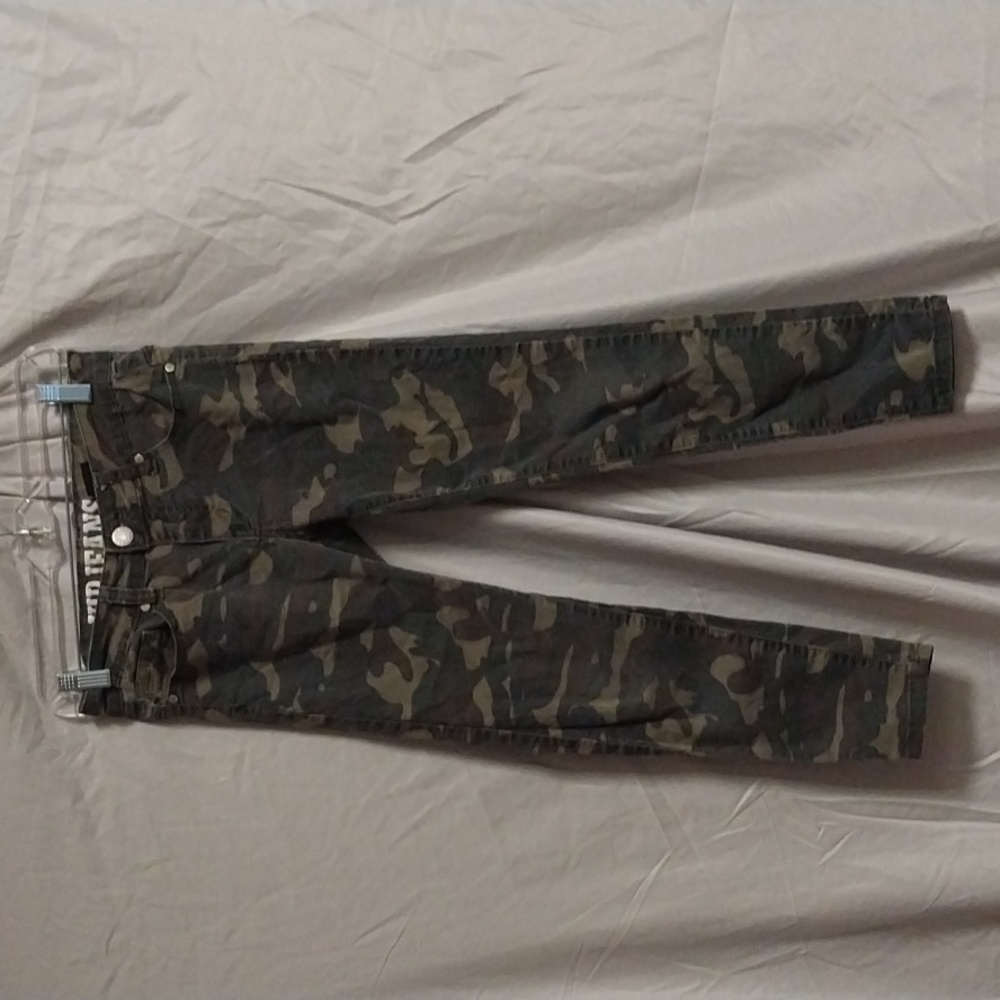 Boys V.I.P. JEANS camouflage jeans size 9/10